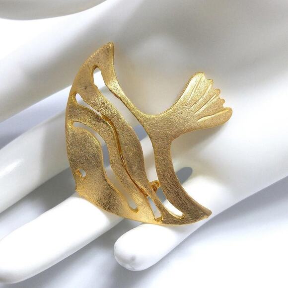 Ultra Craft Gold Tone Fish Brooch Angel Fish Openwork Vintage Jewelry Signed - Picture 3 of 6